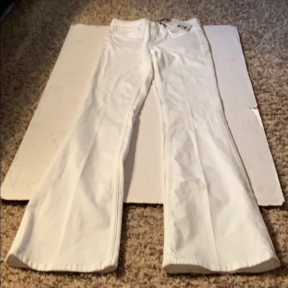 Hello - Picture 2 of 4